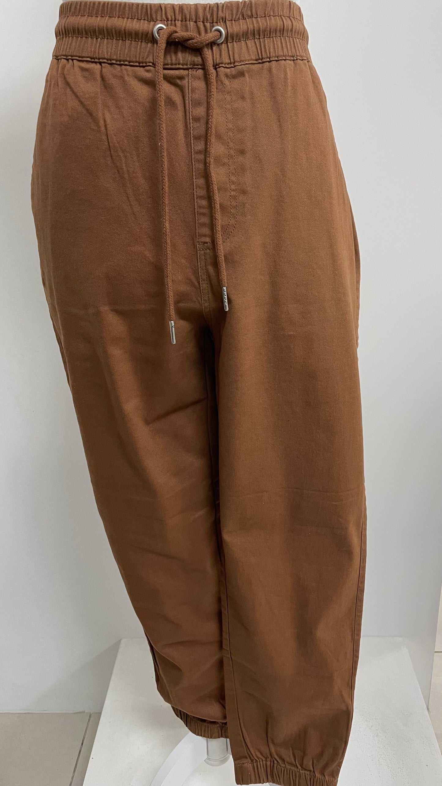 PANTALON JOGGER CAQUI P13562